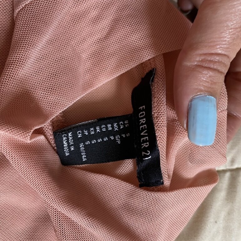 Blusa rosa transparente de Forever 21 de segunda mano GoTrendier