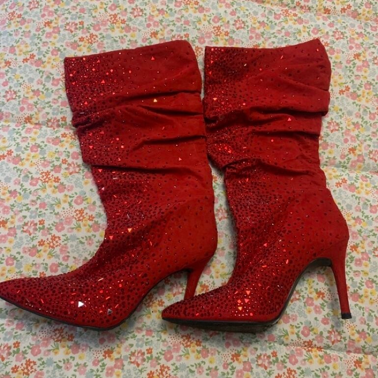 BELLÍSIMAS BOTAS CON BRILLO de Jessica Simpson de segunda mano