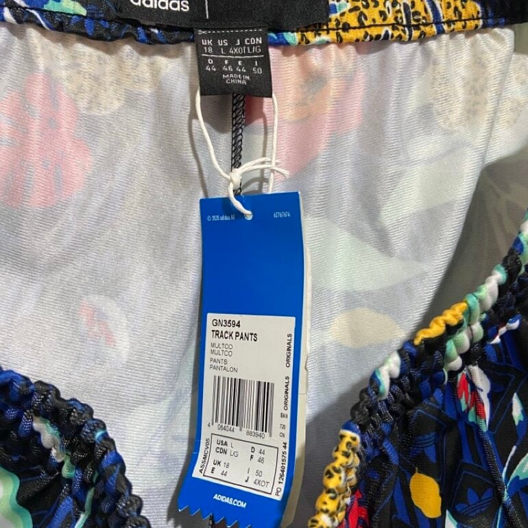 Pants adidas floreados de segunda mano GoTrendier