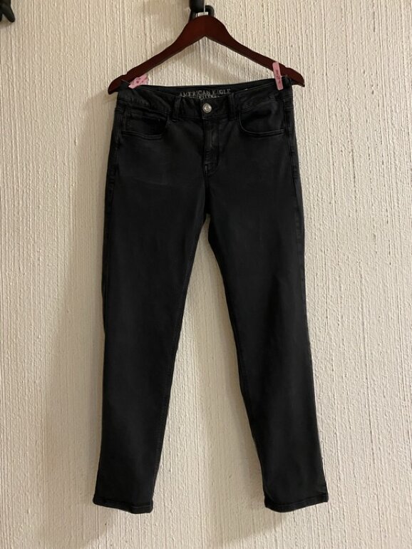 Jeans gris oscuro AMERICAN EAGLE 💗 de American Eagle Outfitters