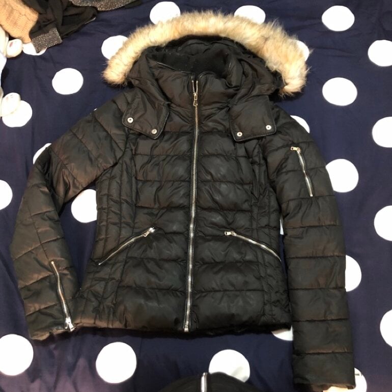 Holly Land Chamarra Negra De Peluche Hollyland New Collection