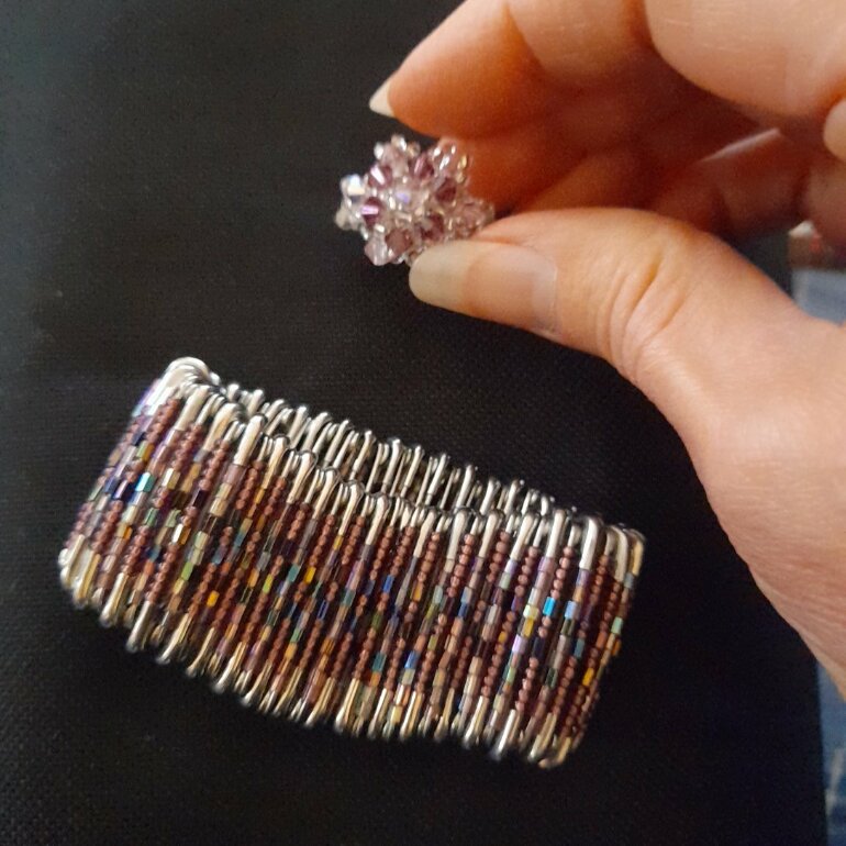 Anillo y pulsera artesanal de chaquiras de Otras marcas de segunda