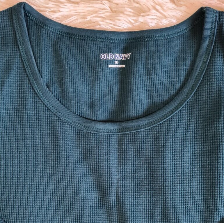 Playera térmica NUEVA Old Navy de segunda mano GoTrendier