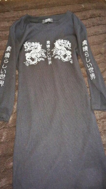 Vestido dragones Bershka de segunda mano GoTrendier