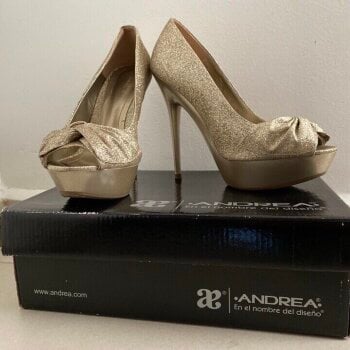 Zapatillas andrea doradas de segunda mano GoTrendier