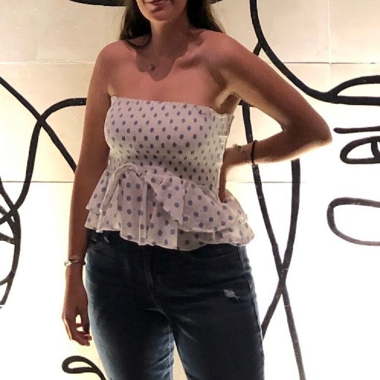 Blusa strapless con puntos de Zara de segunda mano GoTrendier