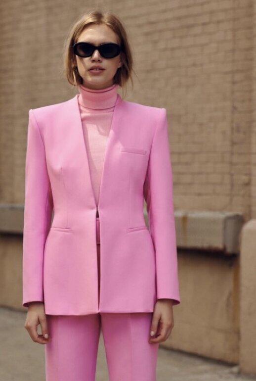 Conjunto Rosa Blazer rosa pantalón rosa de Zara de segunda mano