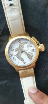 Hermoso reloj elegante christian audiger de Christian Audigier de