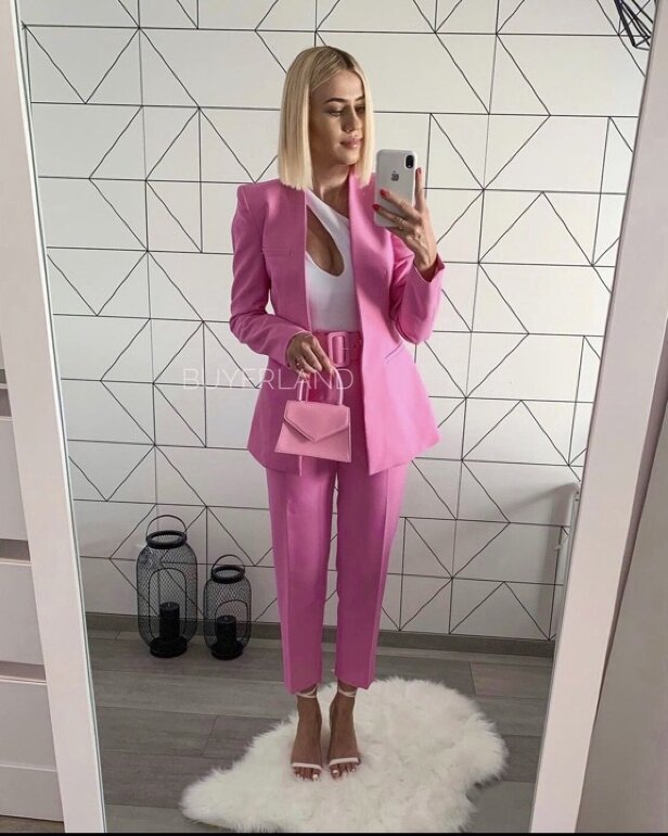 Conjunto Rosa Blazer rosa Pantalón rosa de Zara de segunda mano