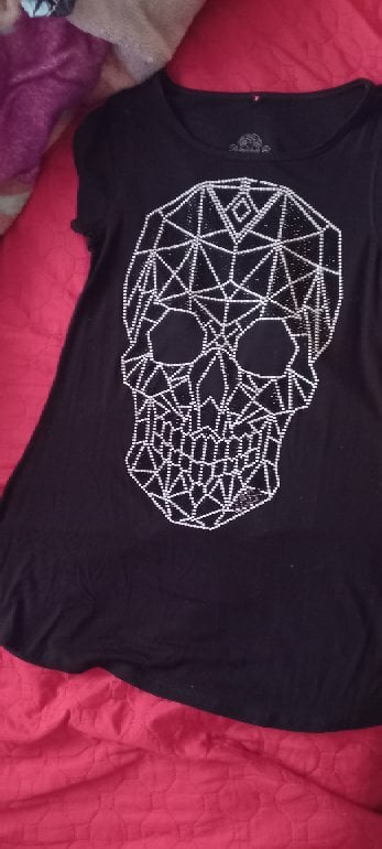 Playera de calavera de pedreria de Ay Guey de segunda mano