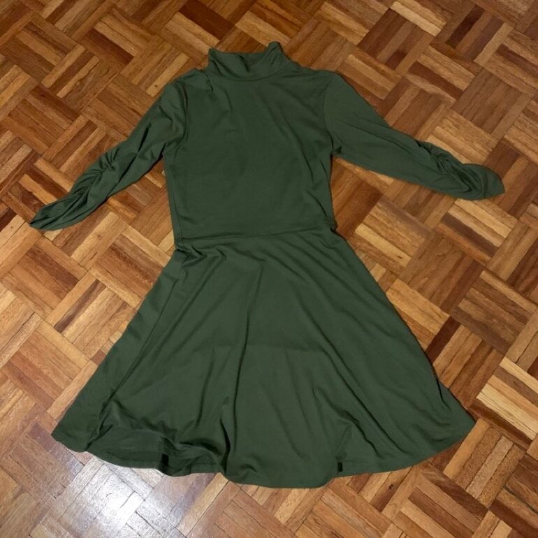 Vestido verde militar Forever 21 de segunda mano - GoTrendier