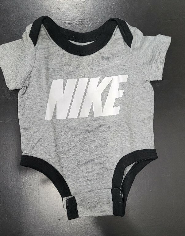 pañalero nike bebe