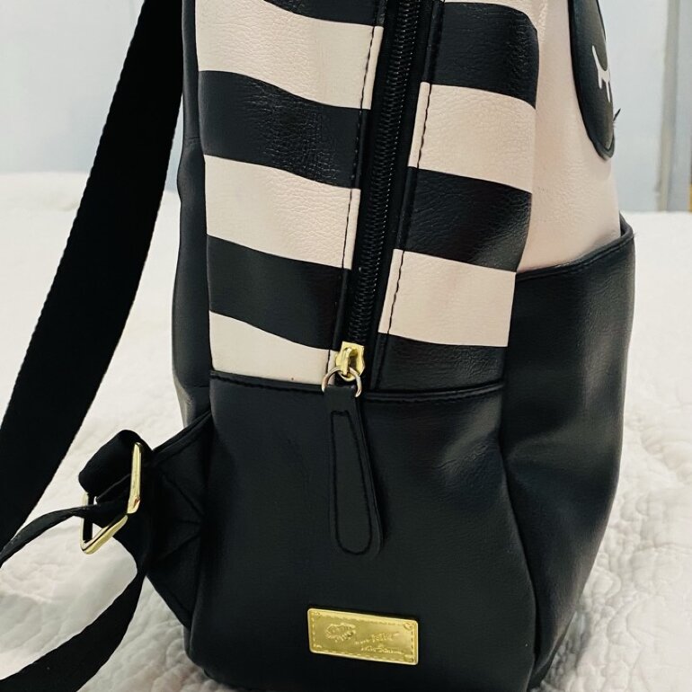 Betsey Johnson Panda Backpack de segunda mano - GoTrendier display picture 2