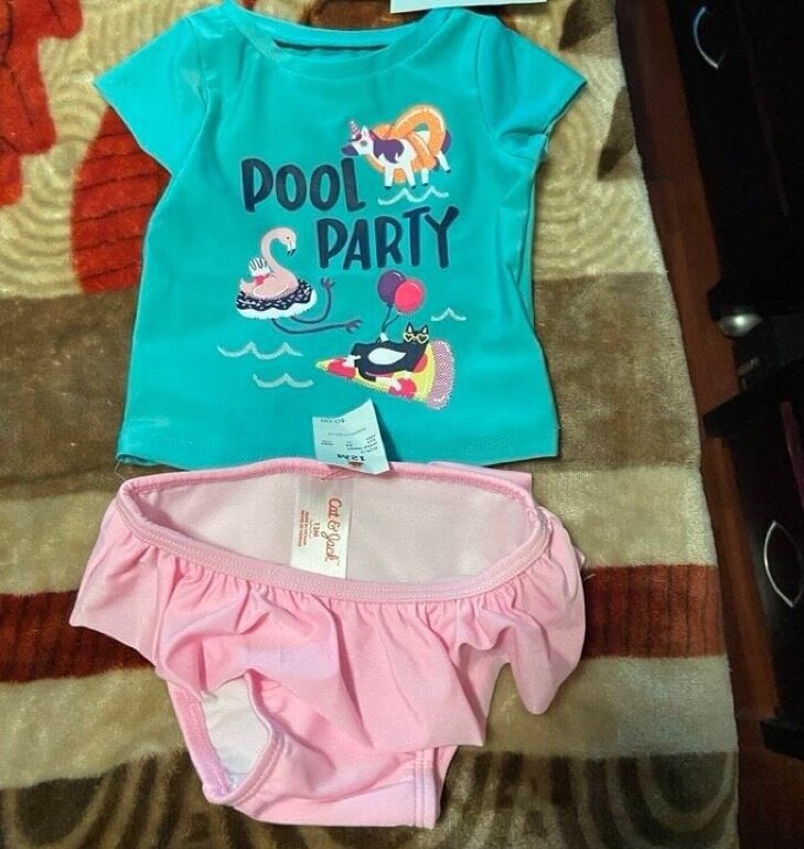 Traje de baño 12 meses de Cat & jack de segunda mano GoTrendier
