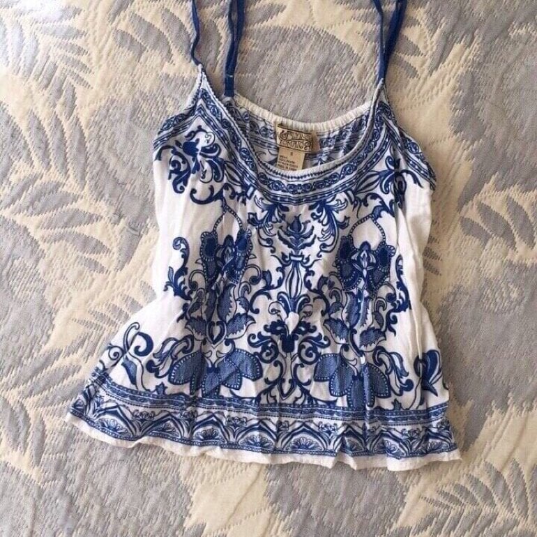 Blusa estilo talavera de No Name studio de segunda mano GoTrendier