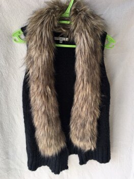 Chaleco negro con peluche 🧸 de Bb dakota de segunda mano GoTrendier