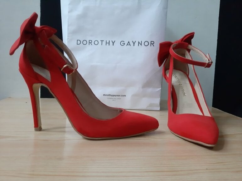 Tacones rojos coquetos de Dorothy Gaynor de segunda mano GoTrendier