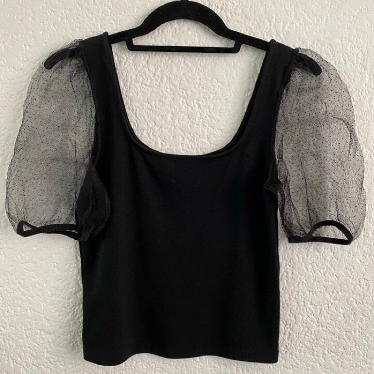 blusa negra manga farol