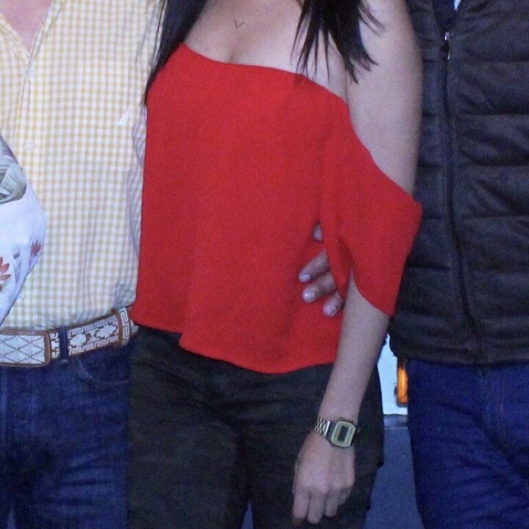 blusa roja pull and bear