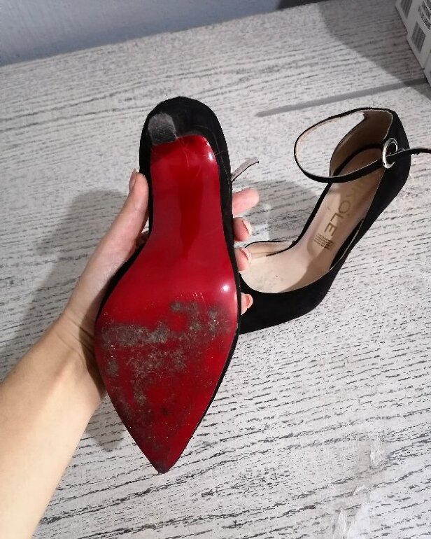 Zapatillas Negras Zapatos Plataforma Roja Zapatillas Negras Zapatos De Mujer Con Planta Roja Zapatillas Negras Suela  Roja De Otras Marcas De Segunda Mano