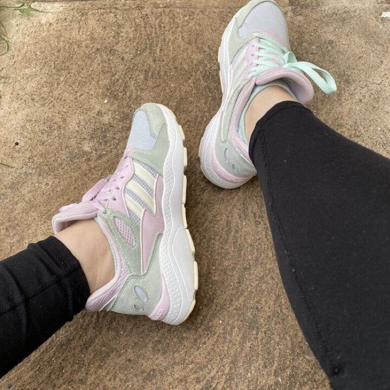 tenis adidas color pastel