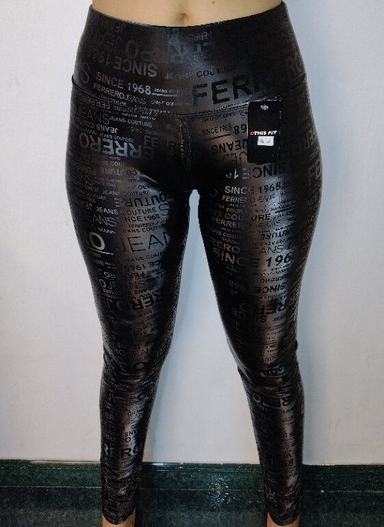 Legging vinipiel con estampado de letras de Otras marcas de
