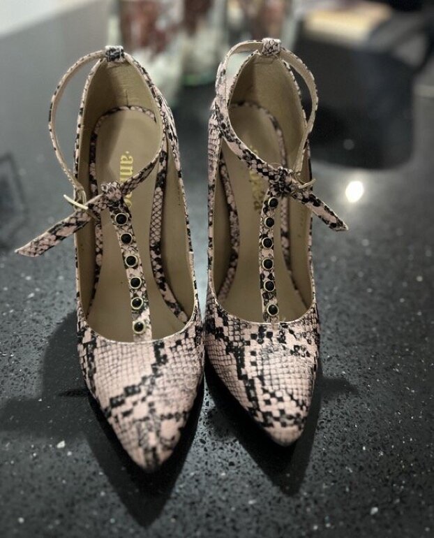 Zapatillas rosas animal print de Andrea de segunda mano GoTrendier