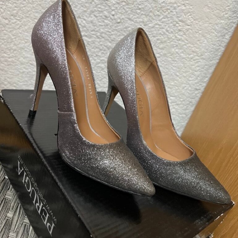 Zapatillas de brillos para fiesta de Perugia de segunda mano