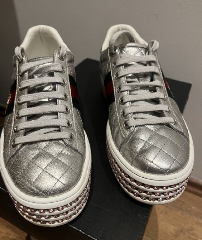 Sneakers GUCCI con cristales Swarovski de segunda mano GoTrendier