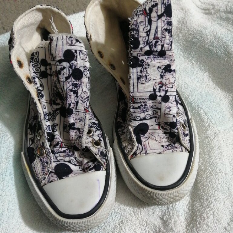 Tenis converse Mickey mouse de segunda mano GoTrendier