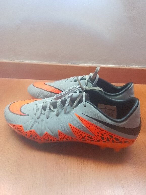 tachones nike plateados