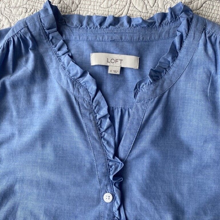 Blusa Loft 100% algodón azul de segunda mano GoTrendier