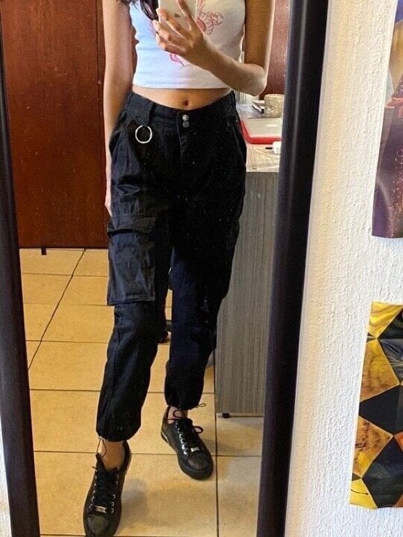 Pantalón cargo negro Bershka de segunda mano GoTrendier