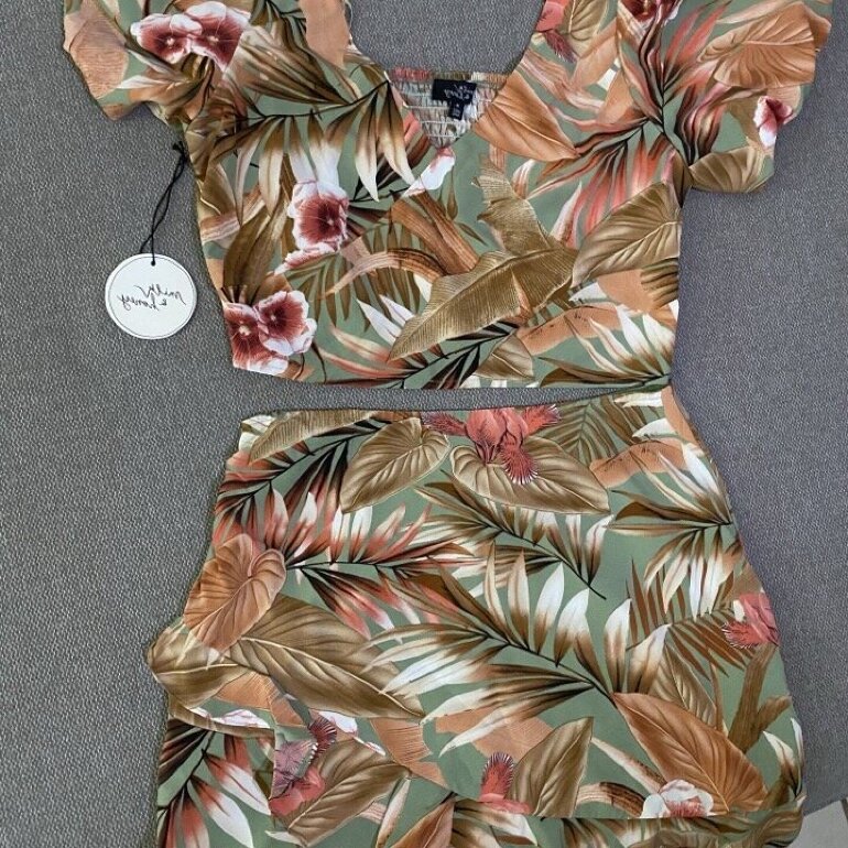 Crop Top Milk And Honey Ropa Conjunto Flores Talla M De Milk Honey De  Segunda Mano