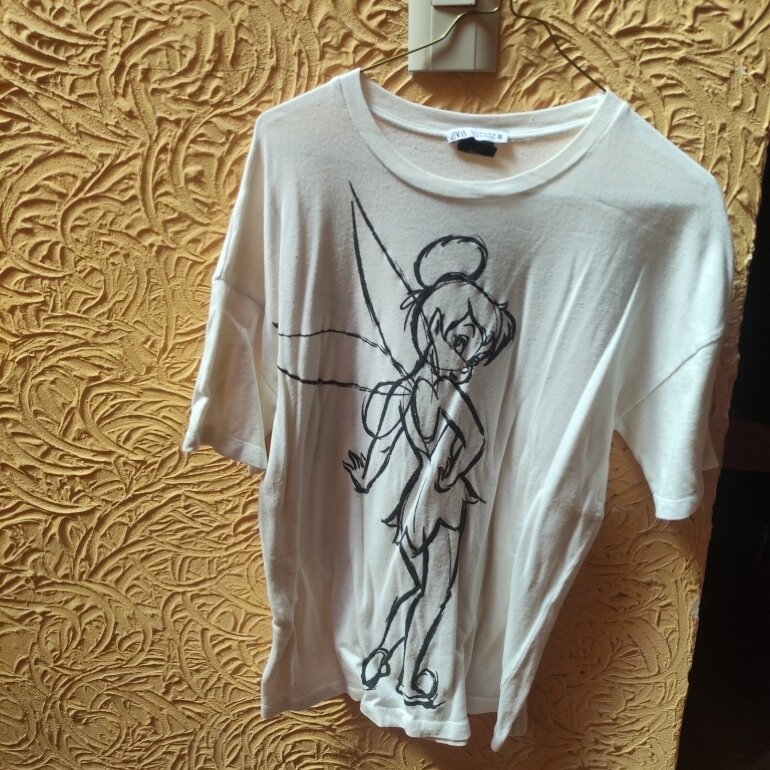 Playera 👕 Tinkerbell zara oversized de segunda mano GoTrendier