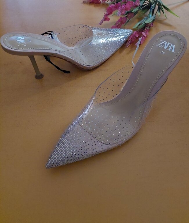 Zapatillas transparentes Zara de segunda mano GoTrendier