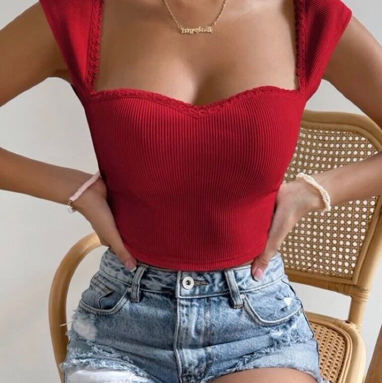 blusas rojas escotadas