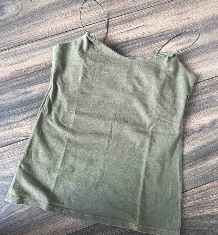 Blusa de tirantes verde militar de Otras marcas de segunda mano