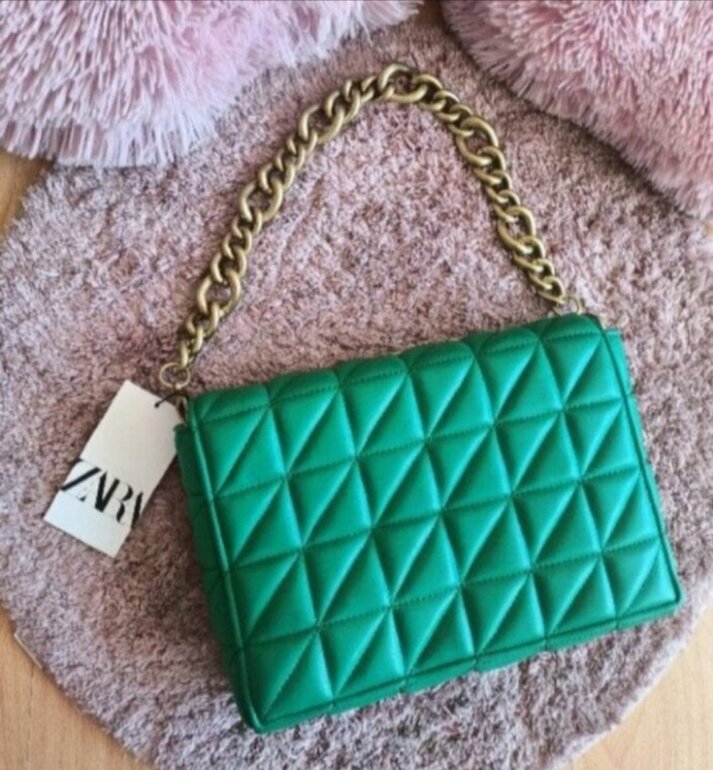 Bolso Verde Acolchado Viral Zara de segunda mano GoTrendier