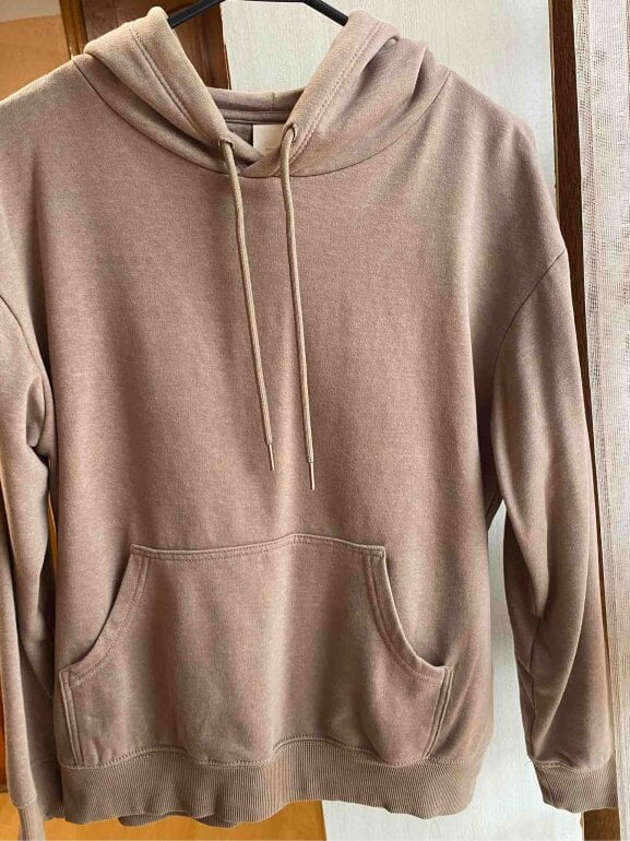 Sudadera H&M con capucha café claro de segunda mano GoTrendier