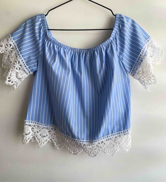 Blusa campesina con encaje de Ambiance de segunda mano GoTrendier