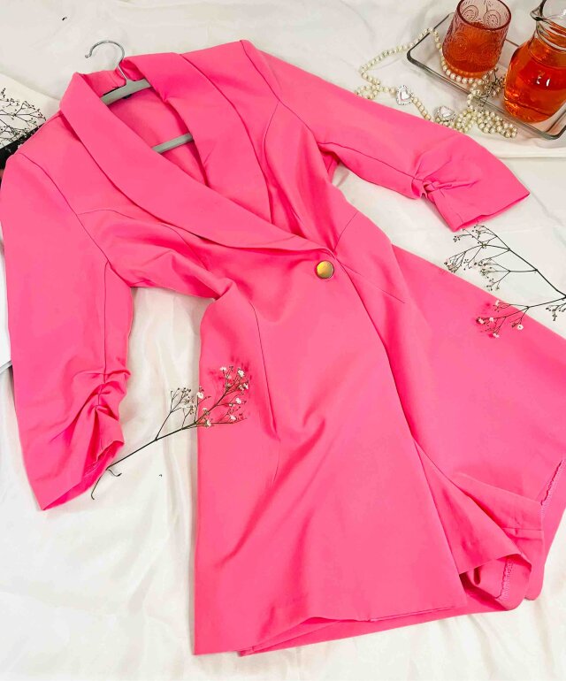 Blazer short completo barbie de Fashion Nova de segunda mano - GoTrendier