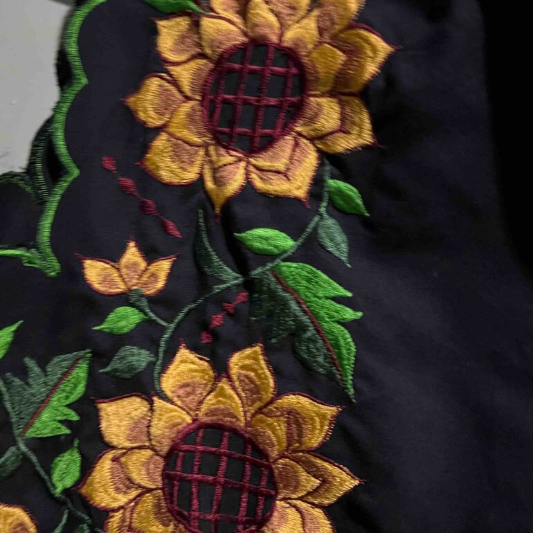 Blusas Artesanales Blusa Negra Con Girasoles Blusas Con Bordados