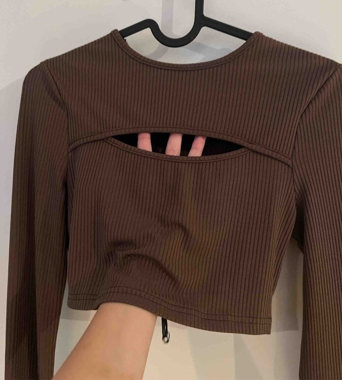 CROP TOP manga larga Café de Shein de segunda mano GoTrendier