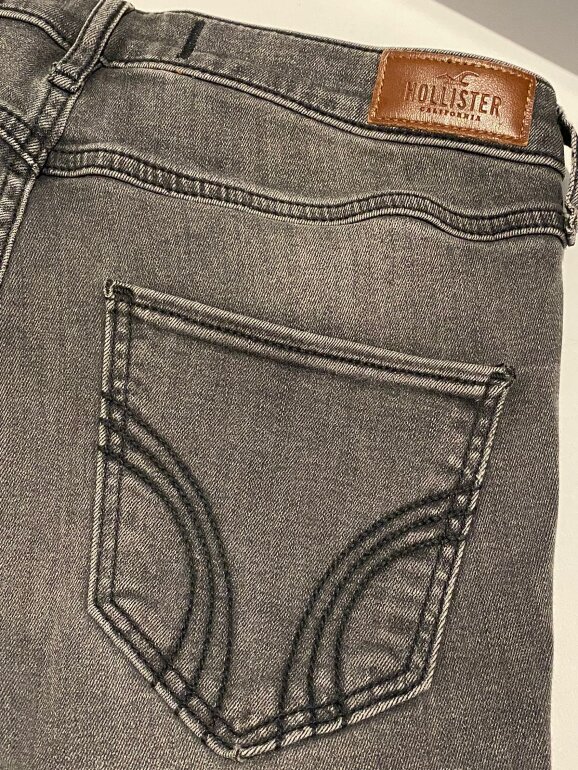 JEANS HOLLISTER NEGROS de segunda mano GoTrendier