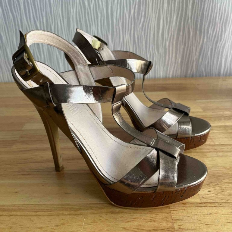 Zapatos altos color ocre de Otras marcas de segunda mano GoTrendier