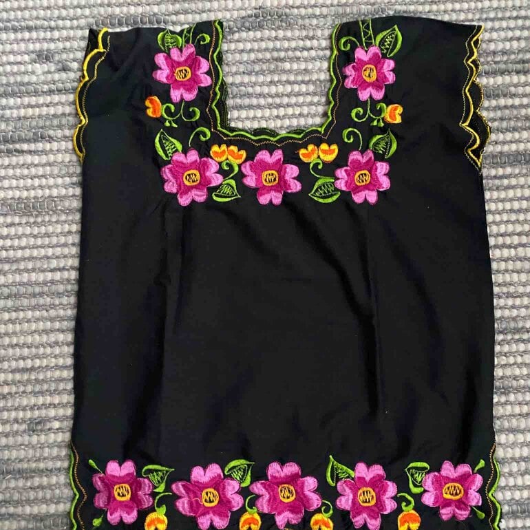 Blusa yucateca bordada de Otras marcas de segunda mano GoTrendier