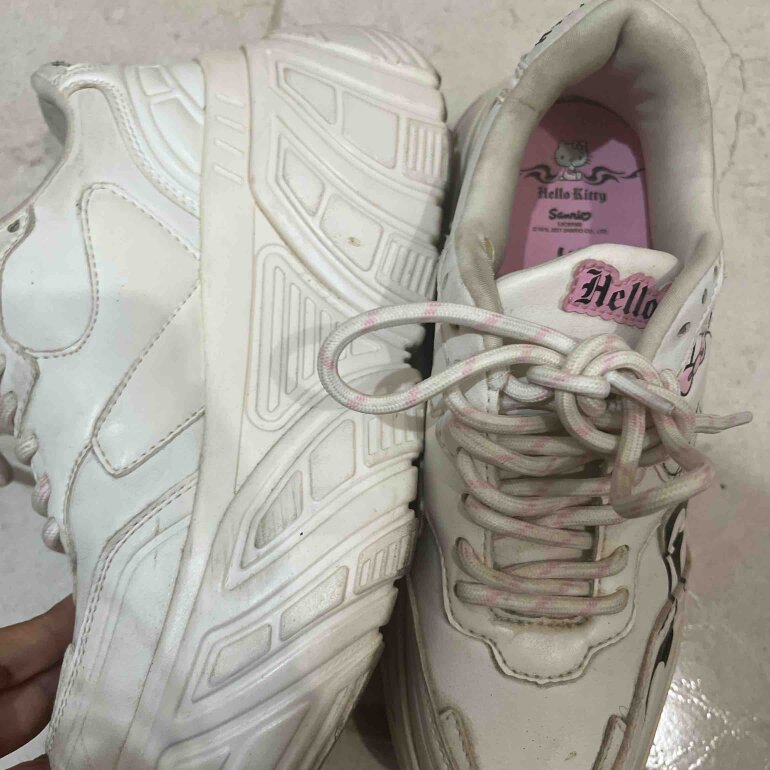 Zapatillas Bershka Tenis Plataforma Hello Kitty Bershka Facebook