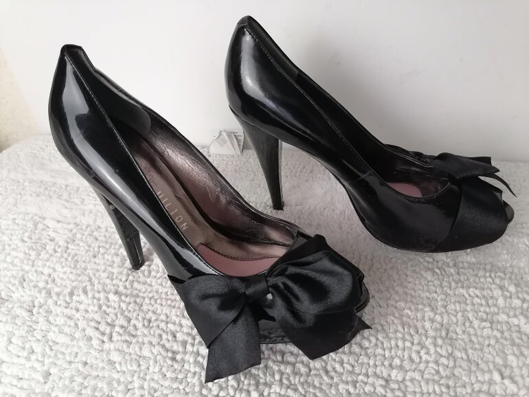 FASHIONISTAS TACONES PARIS HILTON de segunda mano GoTrendier