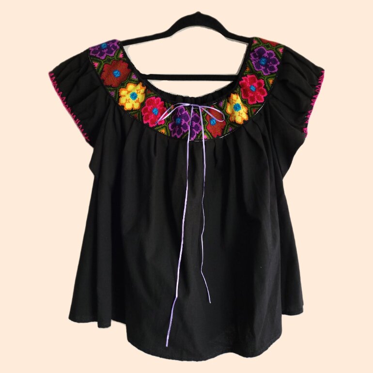 Blusa campesina en punto de cruz de Otras marcas de segunda mano